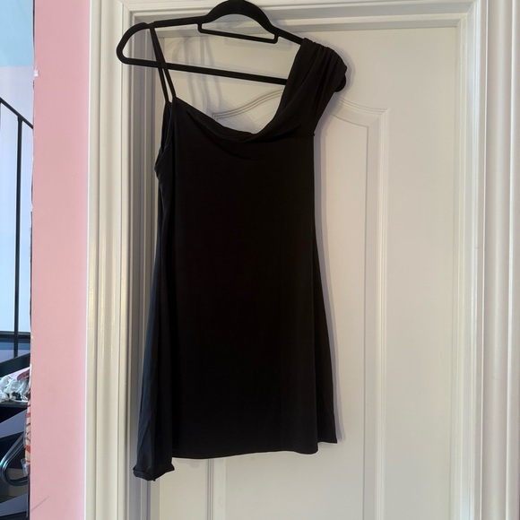 Nasty Gal Black One-Shoulder Drape Shoulder Dress - Picture 3 of 10